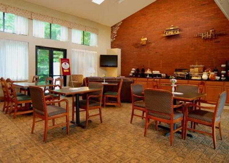 Comfort Suites South Burlington Near University Екстер'єр фото