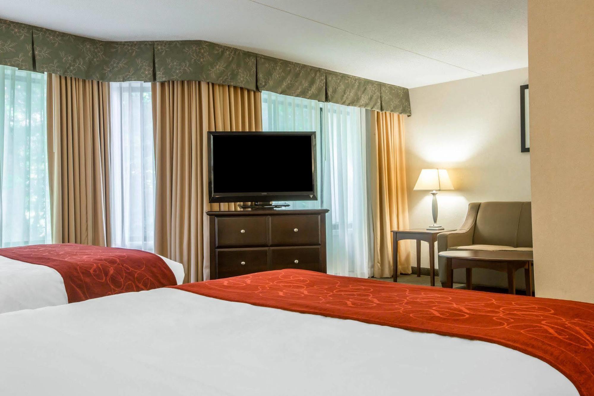 Comfort Suites South Burlington Near University Екстер'єр фото